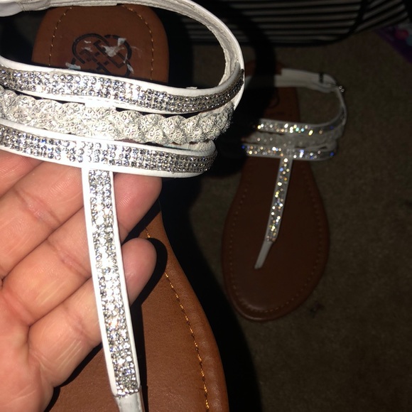Daisy Fuentes sandals - Picture 4 of 4